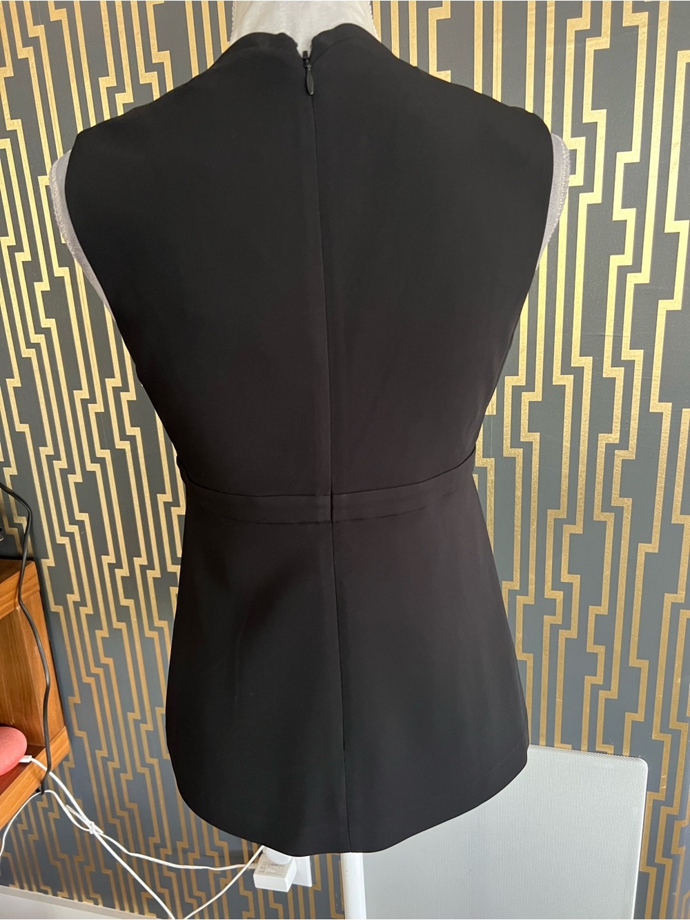 A.L.C. Scalloped V-Neck Sleeveless Shell - Picture 2 of 4